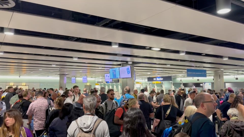 Holidaymakers told of 'pandemonium' at Heathrow