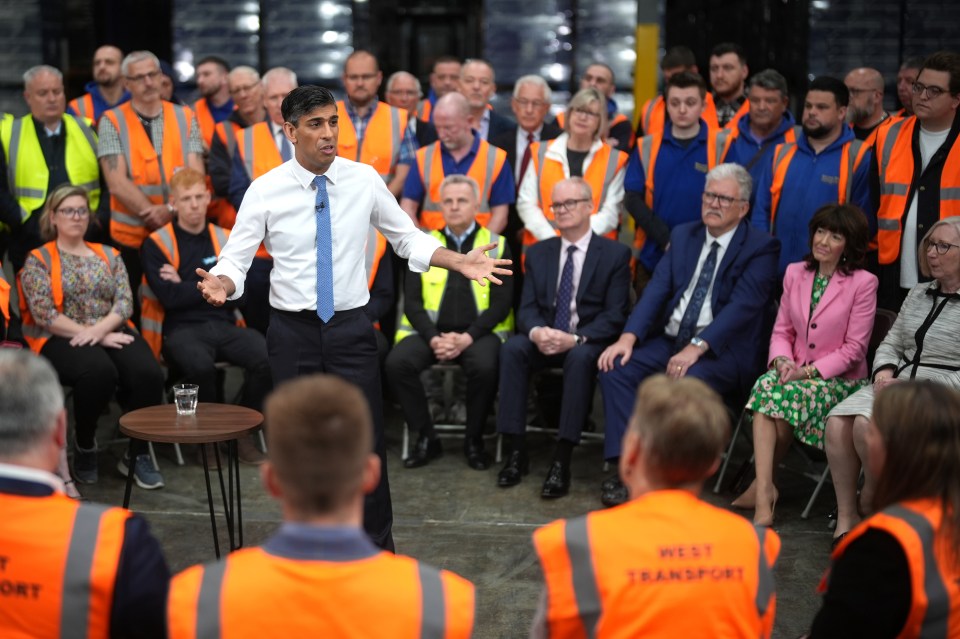 Sunak addressing hi-vis workers in Ilkeston, Derbyshire