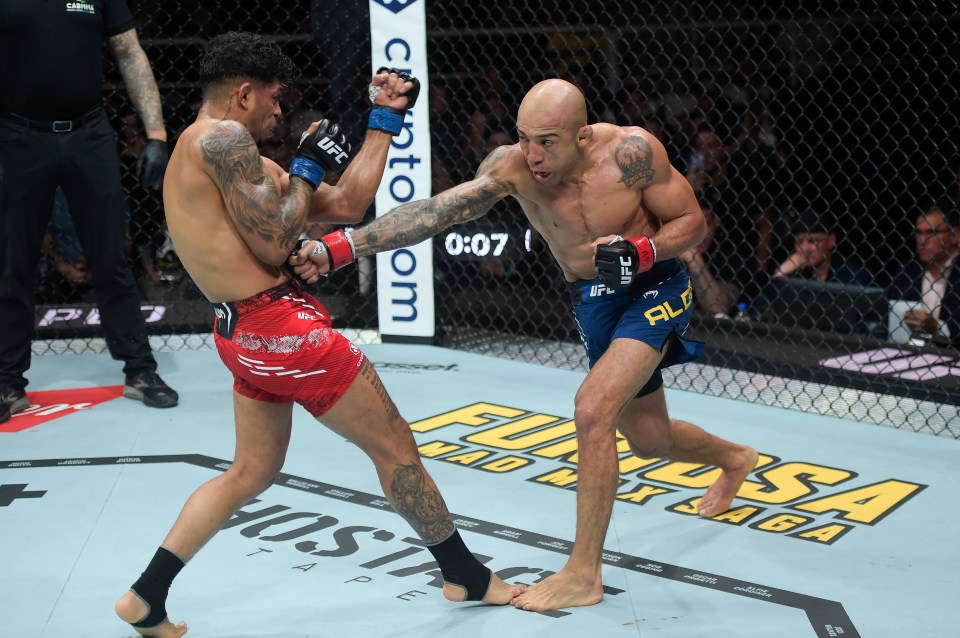 The Brazilian rolled back the years to snap the surging bantamweight's six-fight win streak