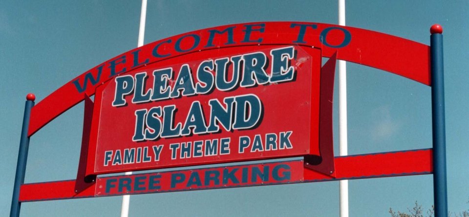 Pleasure Island theme park in Lincolnshire is set to be converted into a holiday park