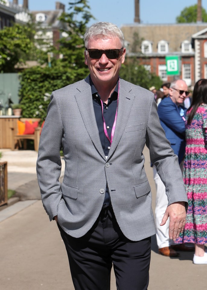 Moyes looked smart as he arrived at the Chelsea Flower Show