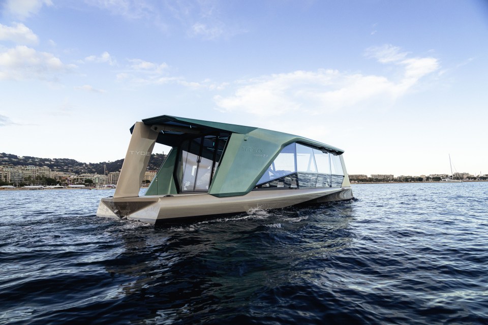 The boat is unique with its almost complete set of glass windows around the cabin