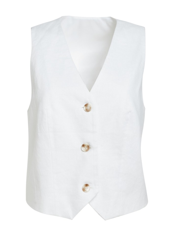 This buttoned waistcoat is perfect for a smart tailored look