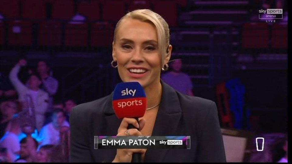 Emma Paton donned a new look for the darts tonight, sporting a side-parting and fringe