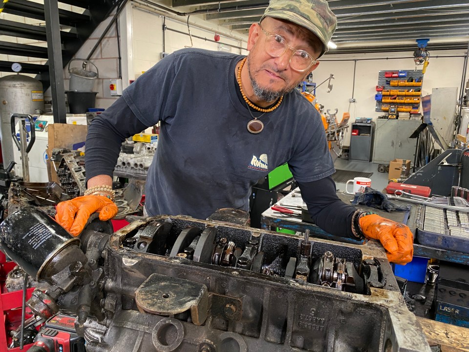 Car SOS legend Fuzz Townshend has talked up the Porsche 944 as a bargain sports car