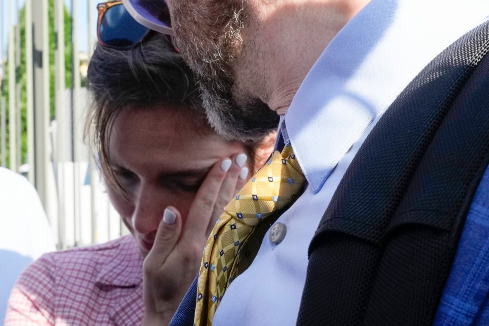 Amanda Knox cried as she arrived at a Florence court