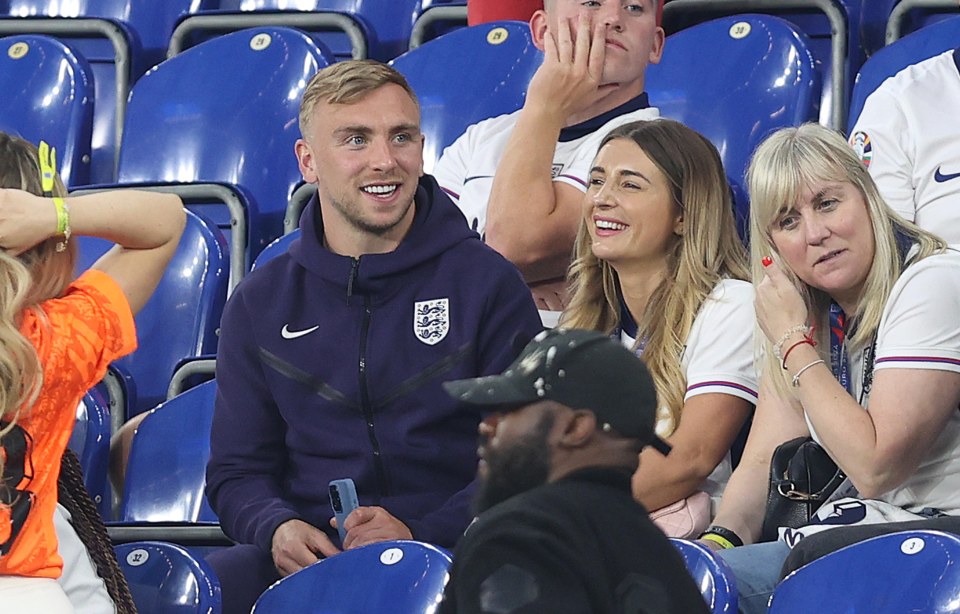 Jarrod Bowen chilled out with Dani Dyer