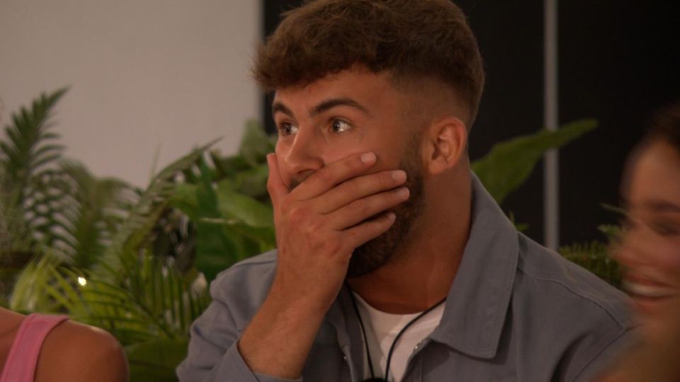 Love Island star Ciaran Davies’ ex girlfriend can finally be revealed