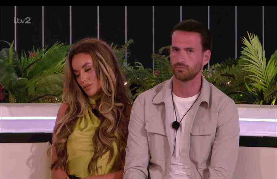 Nicole and Ciaran from Love Island.