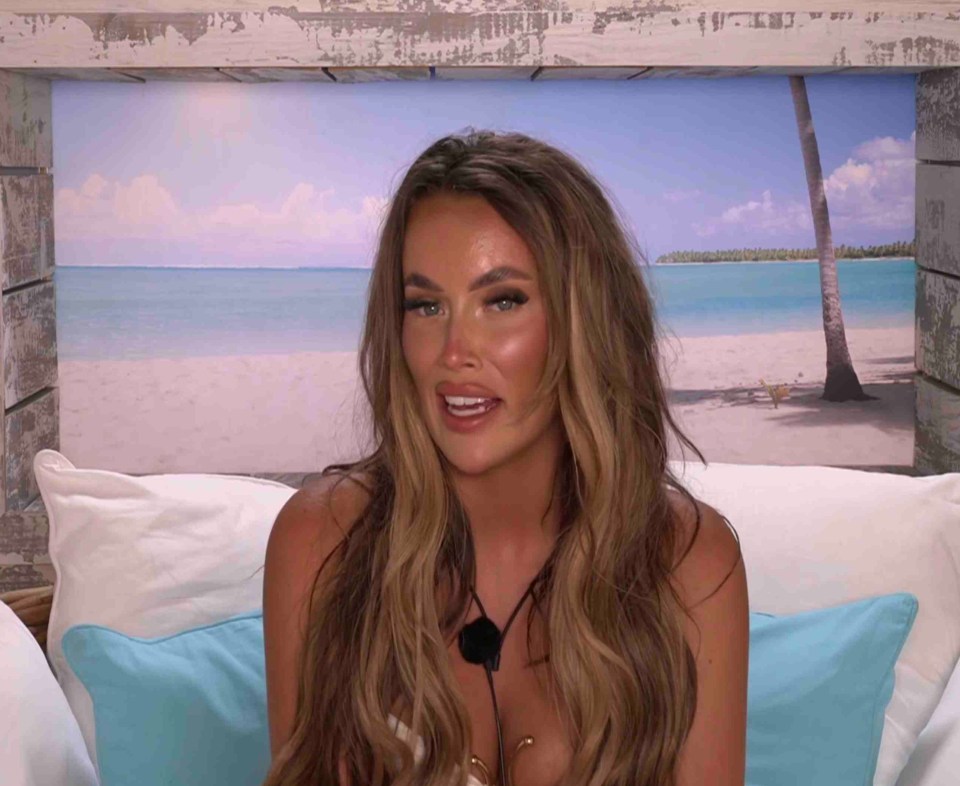 Love Island fans have said the same thing about Harriett Blackmore's hair