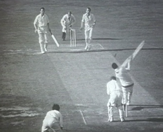 Sobers hit six sixes for Notts against Glamorgan at the St.Helens in 1968