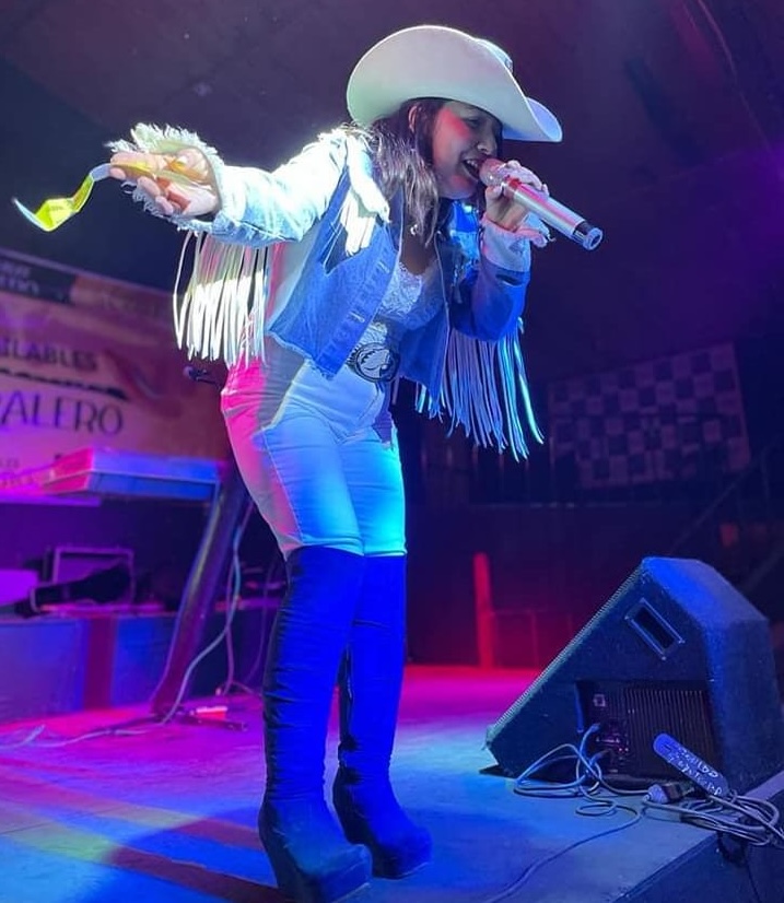 Ivana is better known by her stage name 'La Rancherita de Chanco'