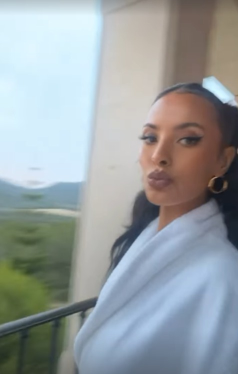 Rather than waste the full beat, Maya posted a video online which she took at the time