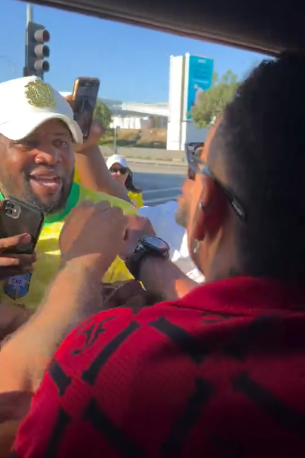 The Brazil star posed for selfies with the fans