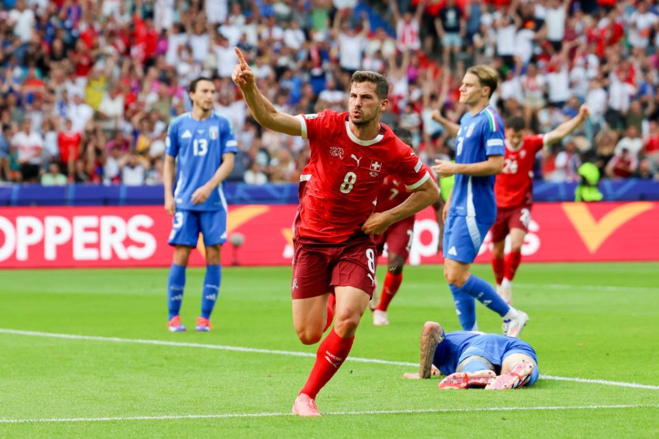 BERLIN, GERMANY - JUNE 29: Remo Freuler of Switzerland celebrates after scoring his teams first goal during the UEFA EURO 2024 round of 16 match between Switzerland and Italy at Olympiastadion on June 29, 2024 in Berlin, Germany. (Photo by Marco Steinbrenner/DeFodi Images via Getty Images)