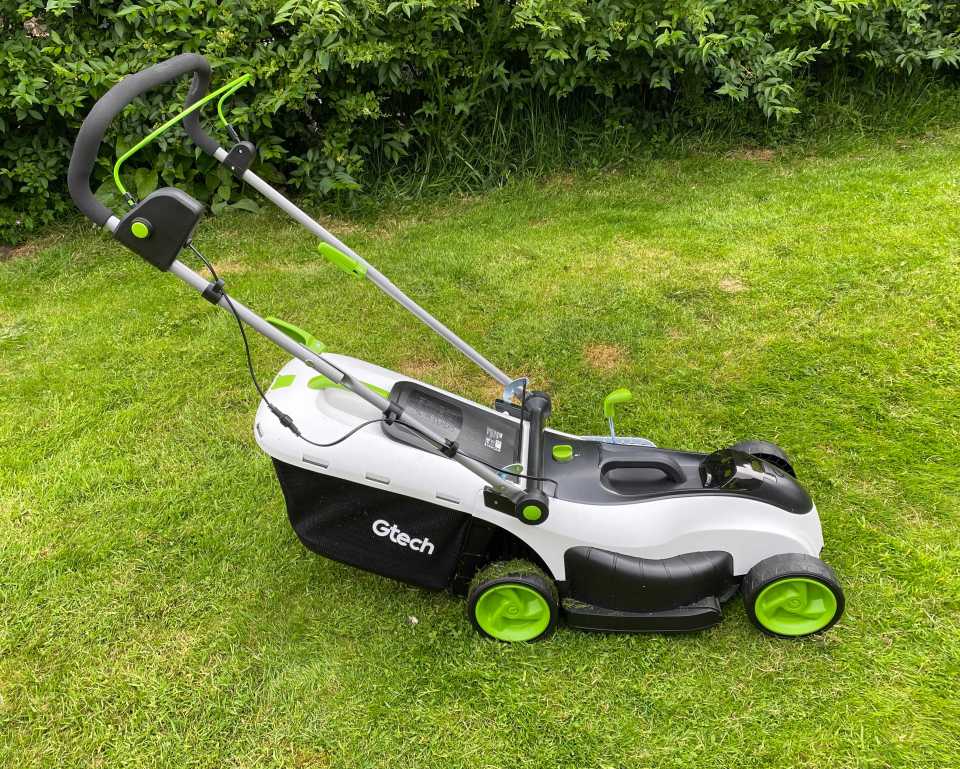 Gtech Lawnmower CLM50