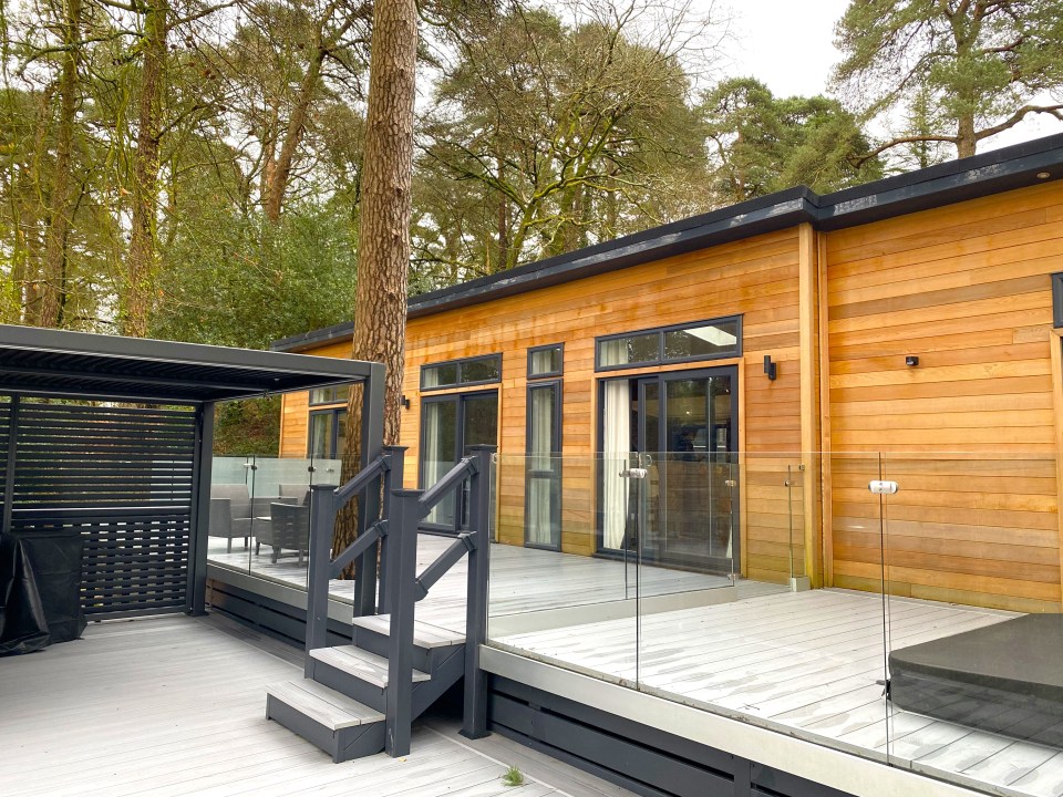 They're said to be the "ultimate contemporary lodge accommodation" with huge patio spaces and hot tubs