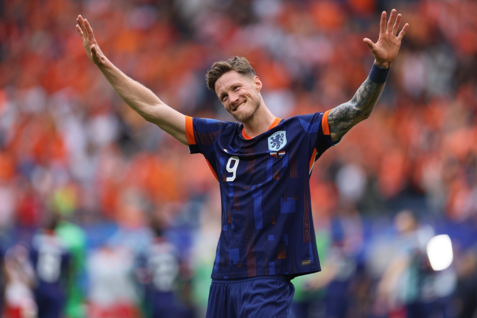 Wout Weghorst scored a late winner as Holland beat Poland 2-1