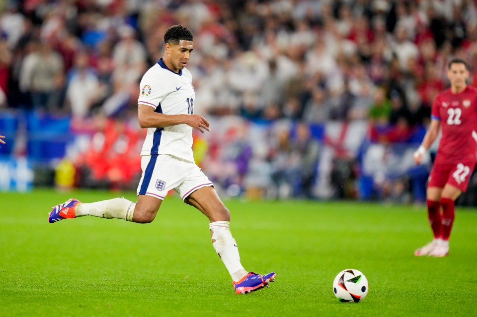 Bellingham in action during the Group C match between Serbia and England