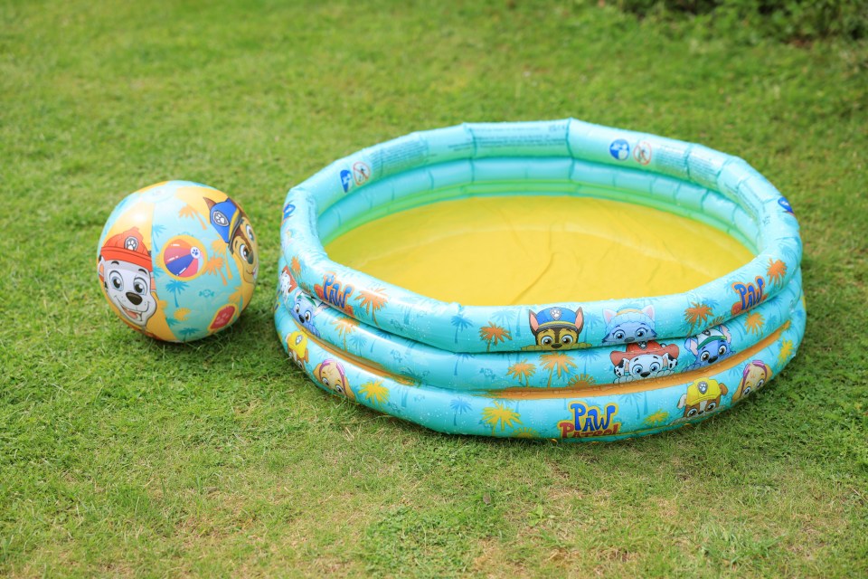 Paddling Pool test with Lynsey Hope, photographed by Oliver Dixon for Sun Features - 4th June 2024..Photo shows: Paw Patrol 3 Ring Pool