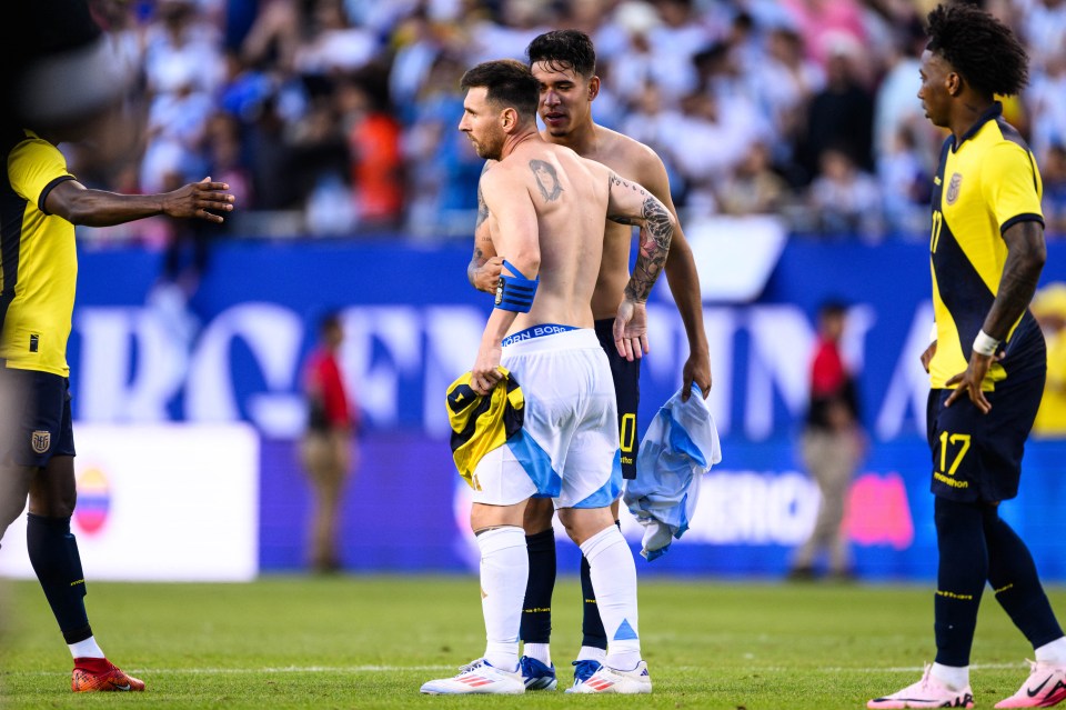 The two stars were spotted swapping shirts after the final whistle