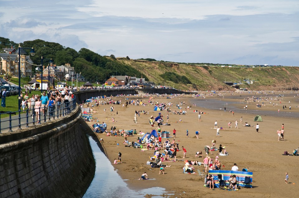 Filey Beach is a great family beach as there are plenty of facilities and rock pools for little ones to explore