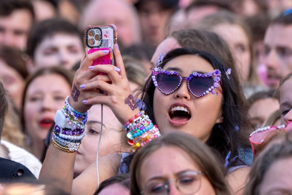 70,000 fans went wild in the crowd