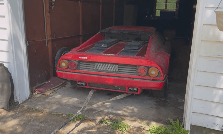 The retro sports car was left in a barn for 28 years