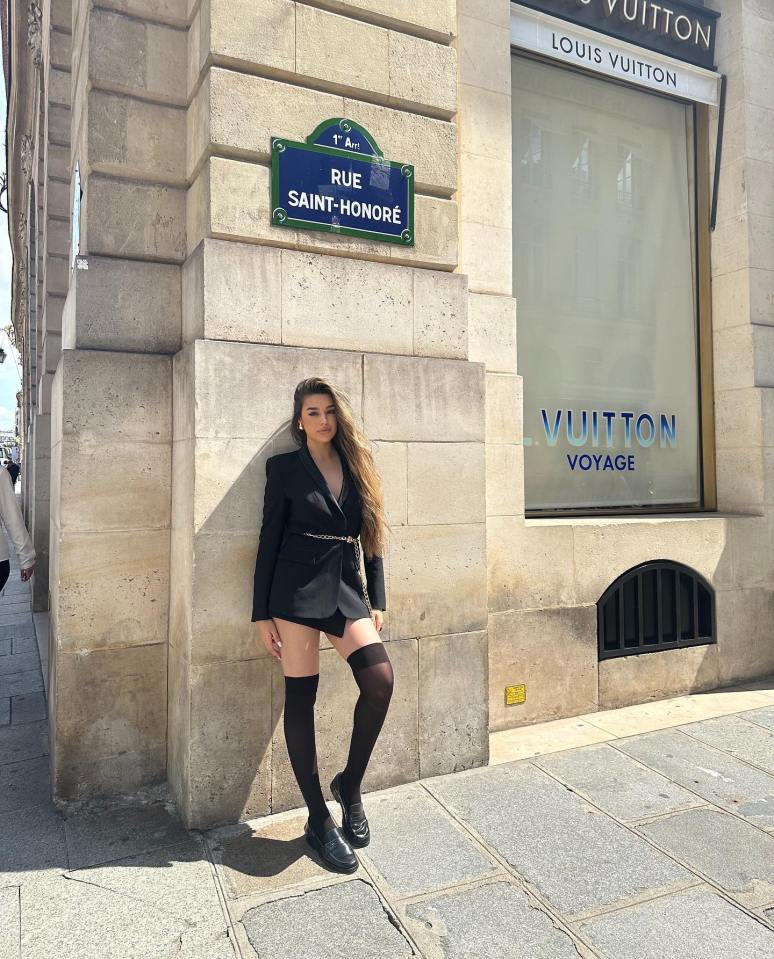 Pretty Marta squeezed a shopping a trip on Rue Saint-Honore