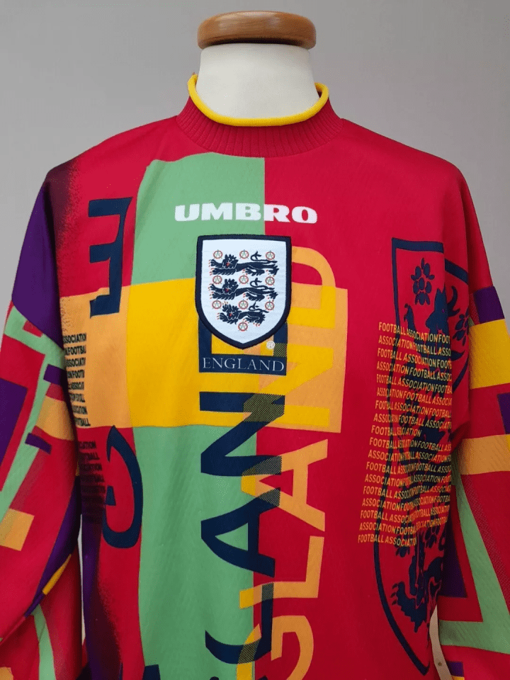 90s kids will remember this iconic goalkeepers top