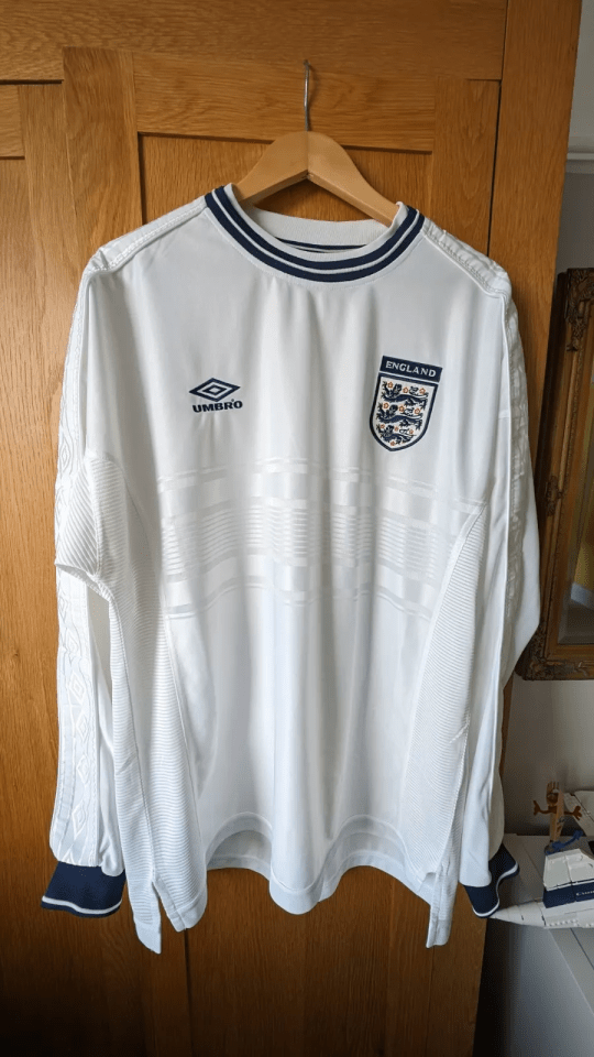 This long sleeve England Euros top came in fifth most valuable on eBay