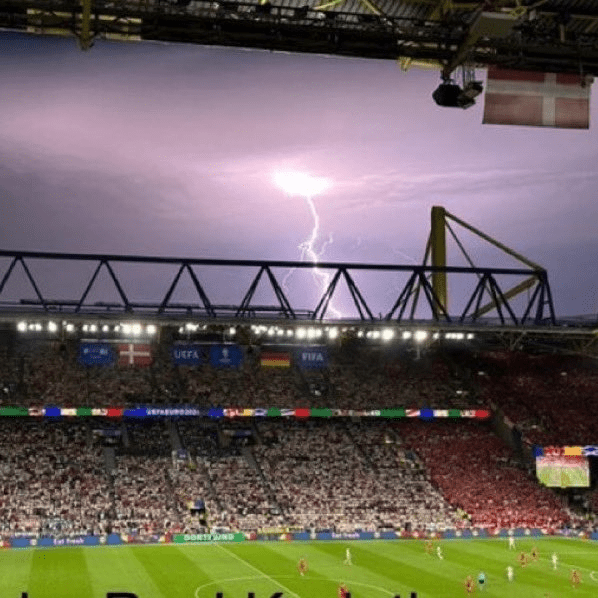 Lightning struck Germany and the players had to evacuate the pitch