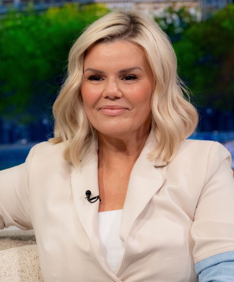 Kerry Katona has waded into the Kyle Walker drama with Lauryn Goodman and her sister Chloe