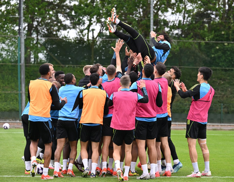 Elneny was given a bumpy send-off in training but of the right kind!