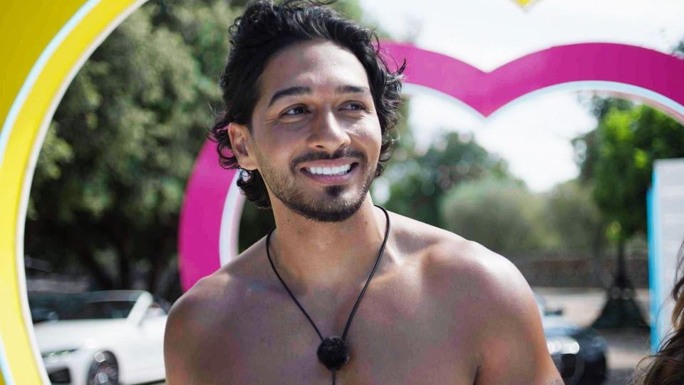 Love Island fans have slammed producers for 'editing out' Munveer Jabbal