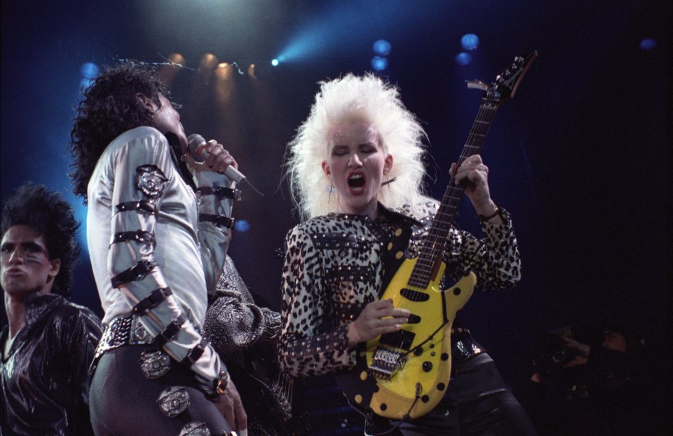 Batten,  pictured on stage with Jackson at the Met Center in 1988 in Minneapolis, performed with Jackson for a decade