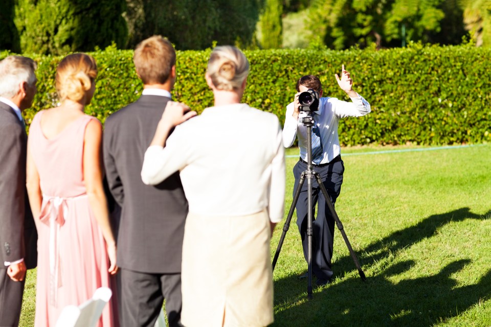 A wedding photographer has revealed the key sign that nobody will dance at your reception