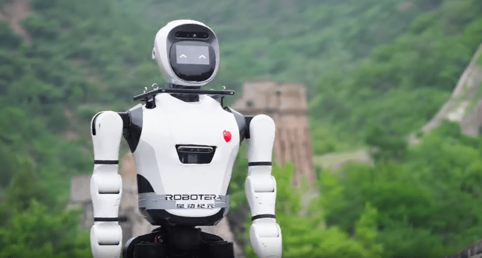 Amazing footage showed XBot-L scaling the Great Wall of China