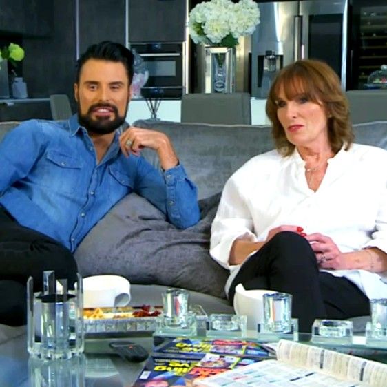 But fans were not happy with the way Rylan spoke to his mum tonight