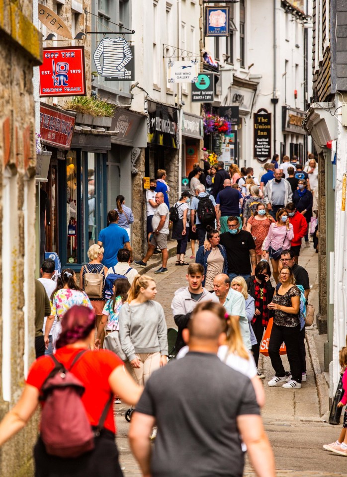 Tourists swarm St Ives, Cornwall