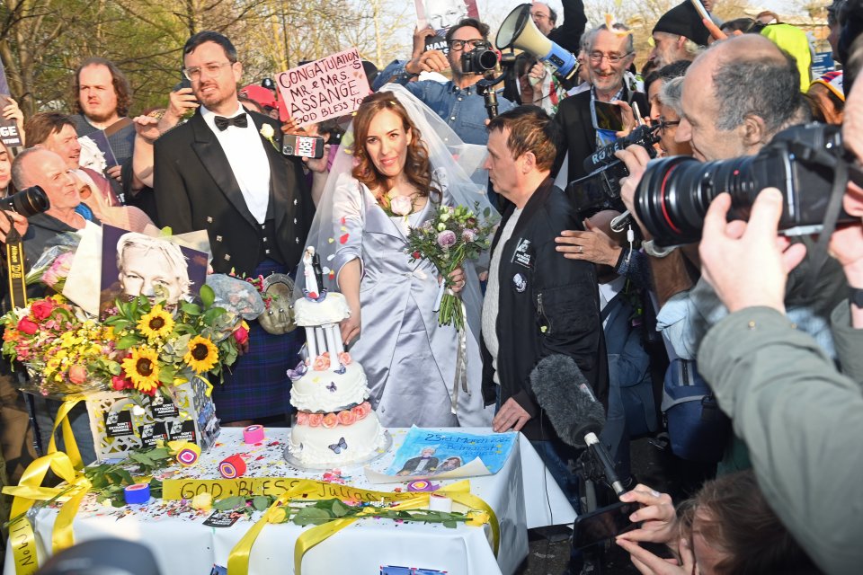 Stella outside Belmarsh high-security prison where she married Julian in 2022