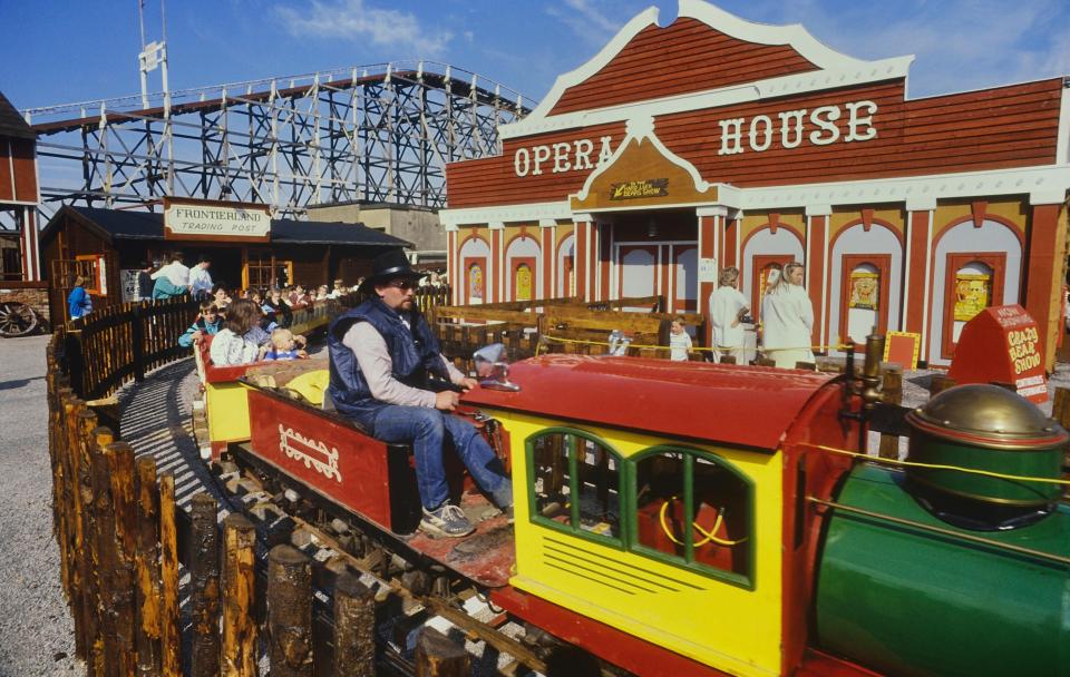 Paso Railroad miniature railway ride in Frontierland theme park in the 1980s