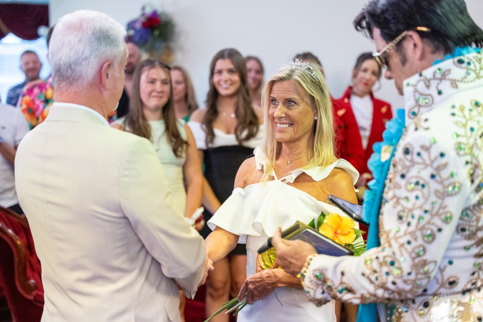 Virgin flight crew Malcolm and Jacqui jetted to the US party city to celebrate their 40th milestone