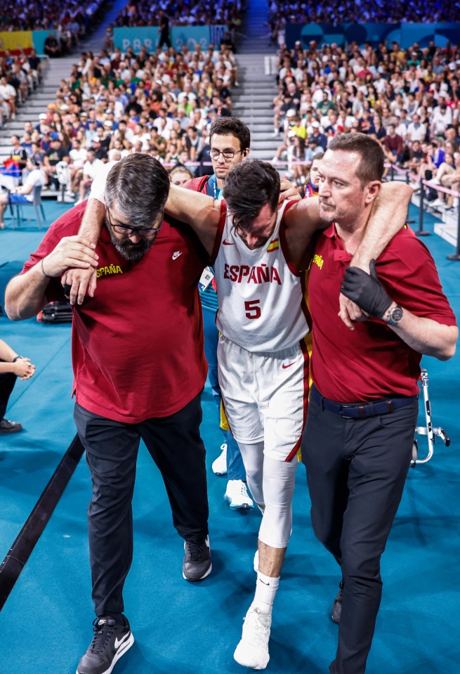 He was eventually helped off to the locker room