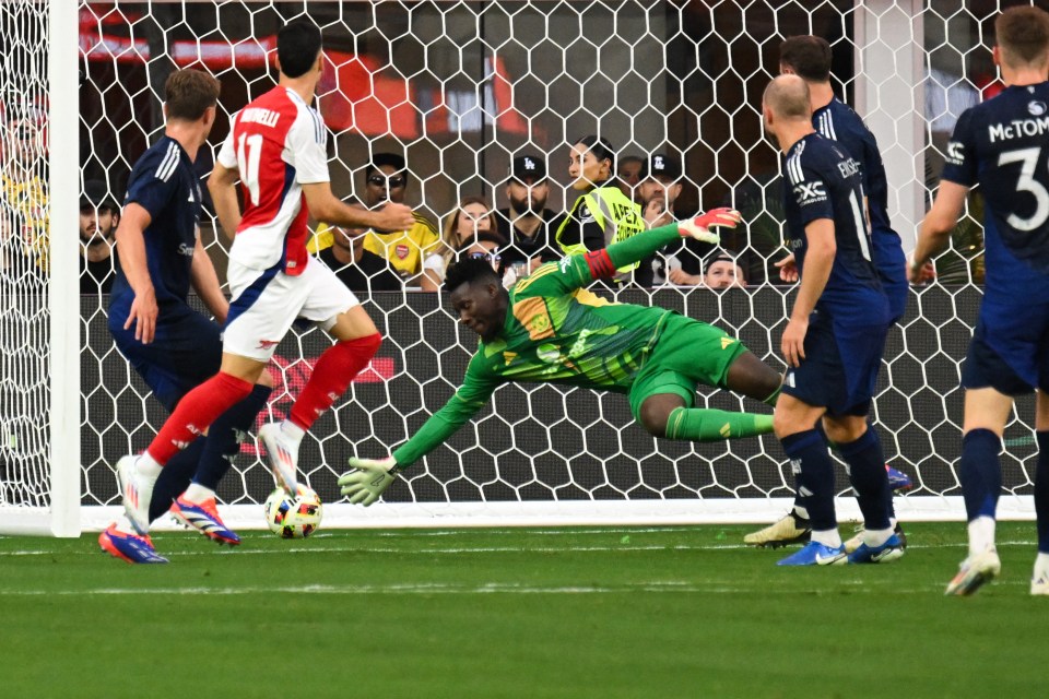 Gabriel Martinelli then fired home to win it for the Gunners late on