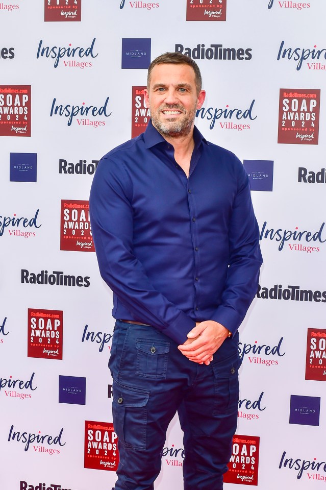 Jamie Lomas went for a coordinated blue ensemble