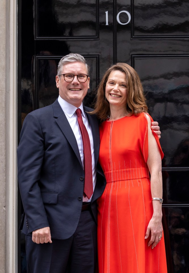 Keir and Victoria outside No10 after Labour’s election win