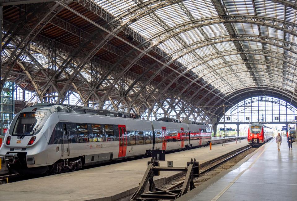 There are 19 overground platforms at Leipzig Train Station