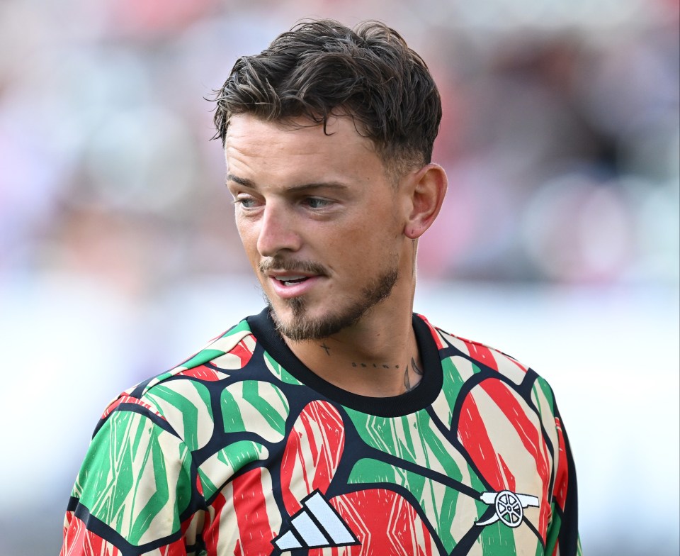 CARSON, CALIFORNIA - JULY 24: Ben White #4 of Arsenal warms up prior to the match against AFC Bournemouth at Dignity Health Sports Park on July 24, 2024 in Carson, California. (Photo by Stuart MacFarlane/Arsenal FC via Getty Images)