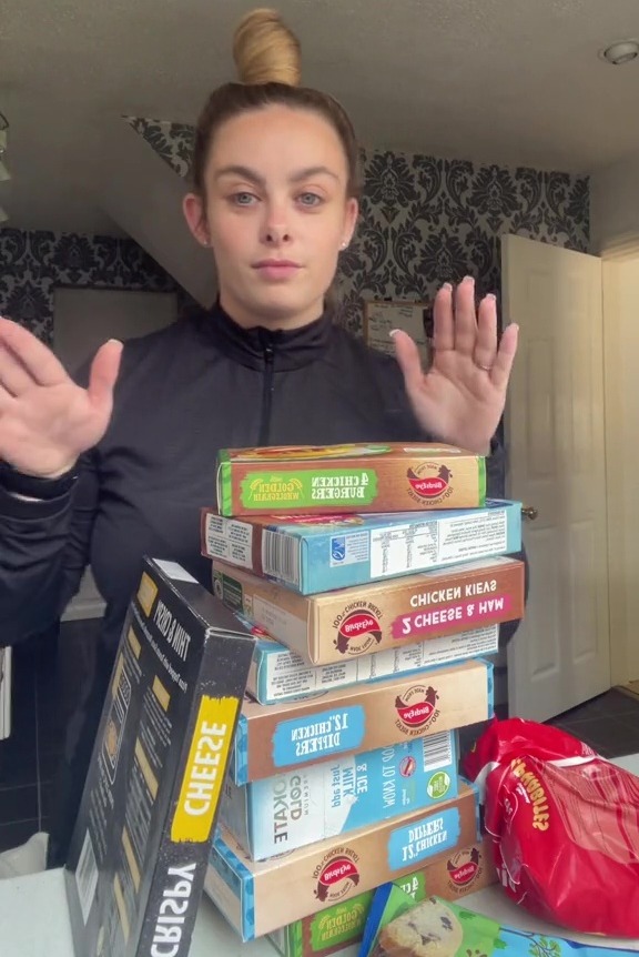 A mum took to TikTok to show off her epic food haul, showing the packets of food she nabbed for just £12